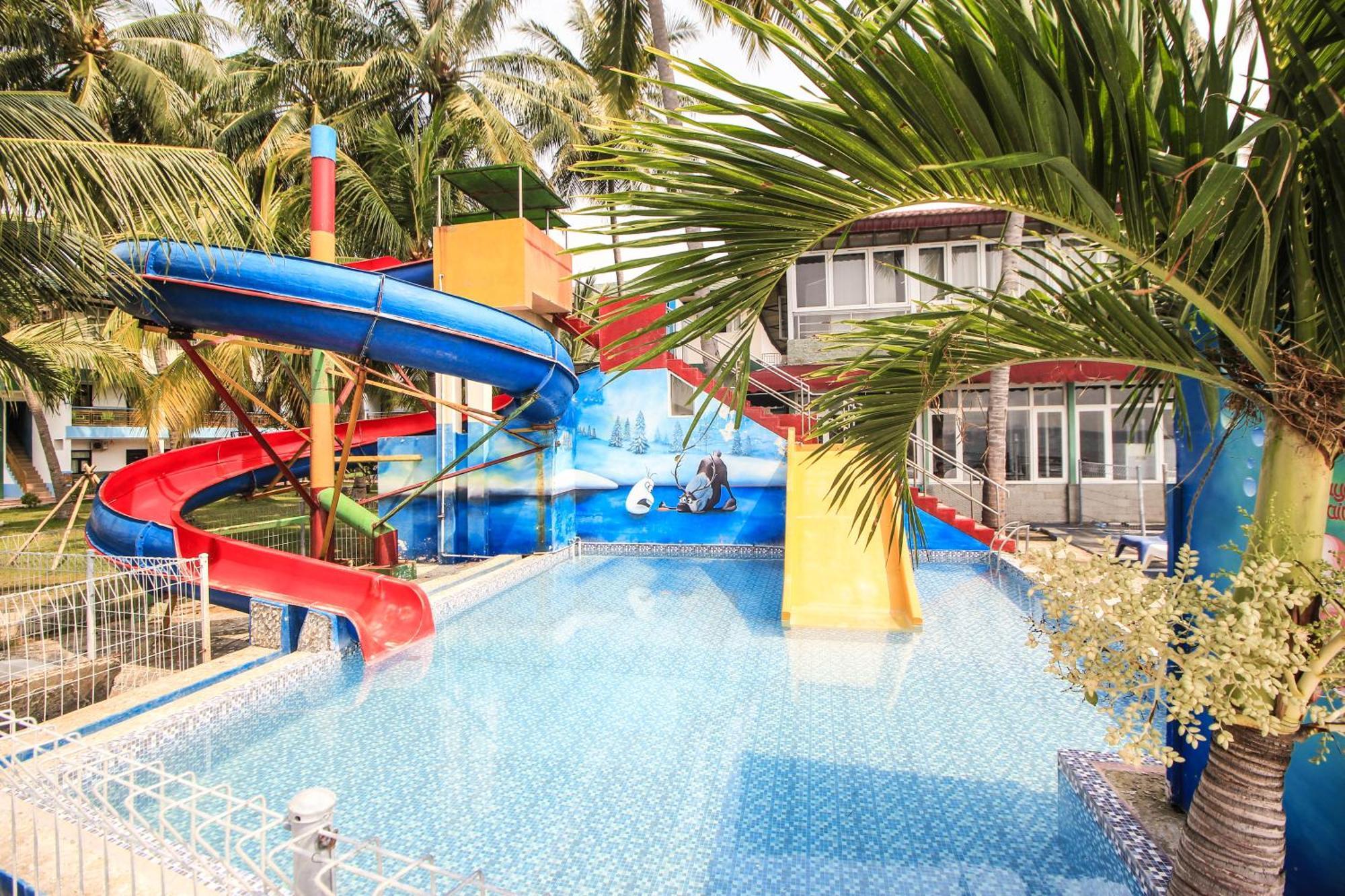 Allisa Resort Hotel Anyer Ngoại thất bức ảnh