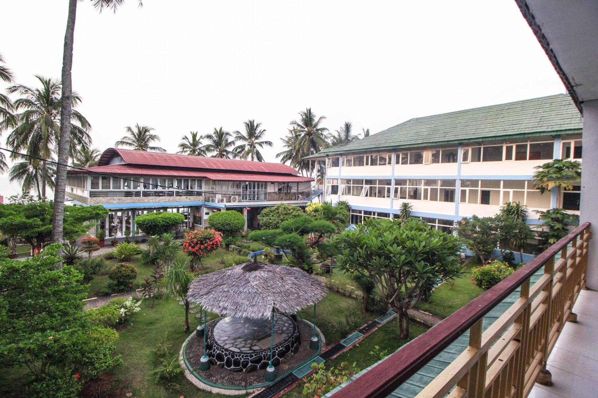 Allisa Resort Hotel Anyer Ngoại thất bức ảnh