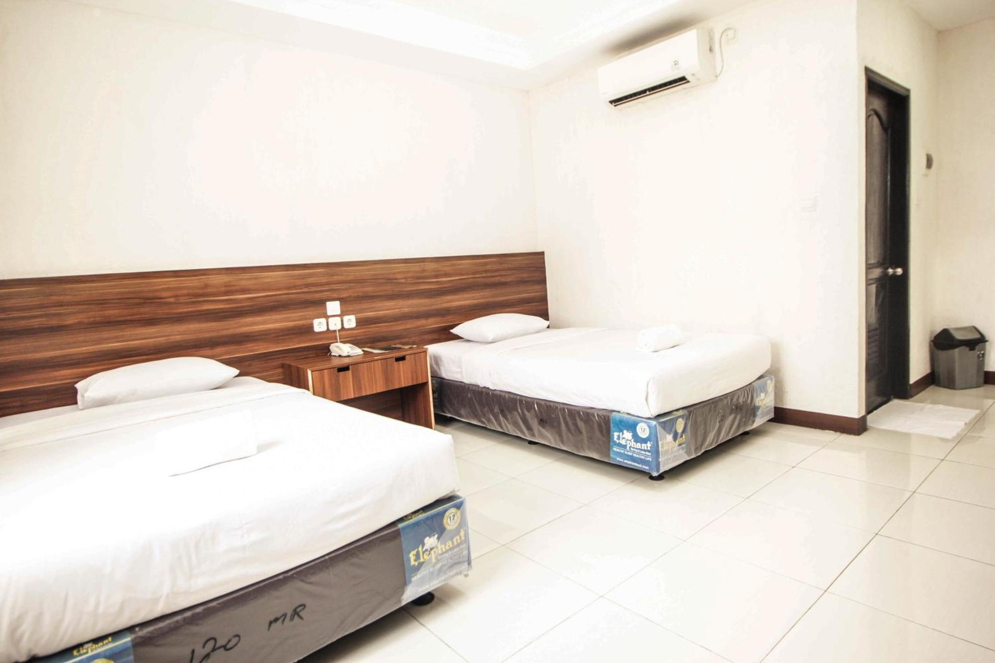 Allisa Resort Hotel Anyer Ngoại thất bức ảnh